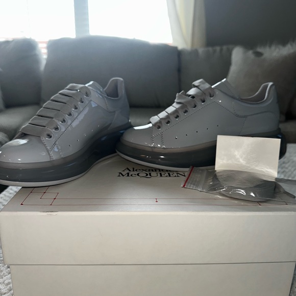Alexander McQueen “Oversized” sneaker (True Grey) - Picture 3 of 5